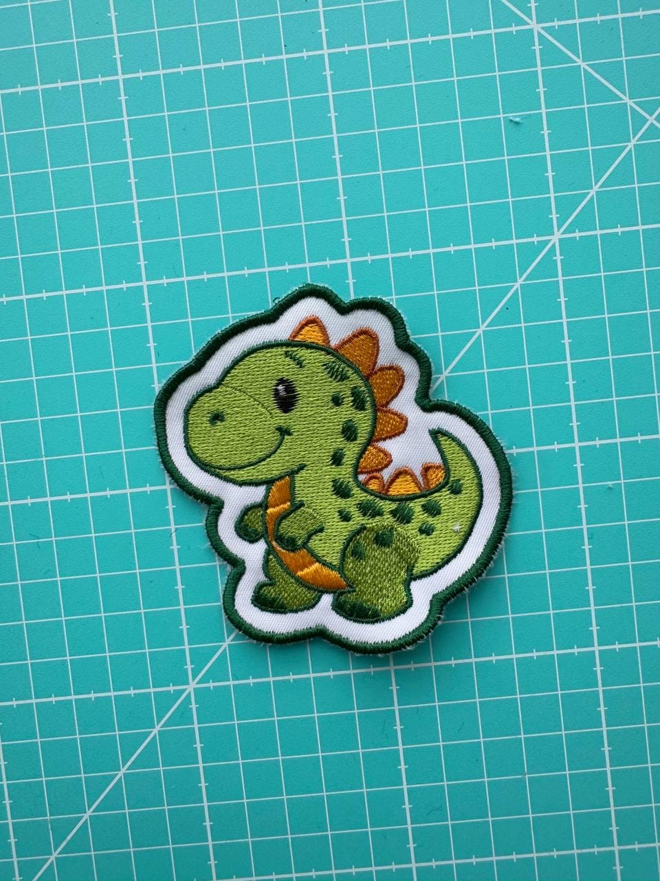 Dinosaur Embroidered Patch – 8x9 cm (Dino)