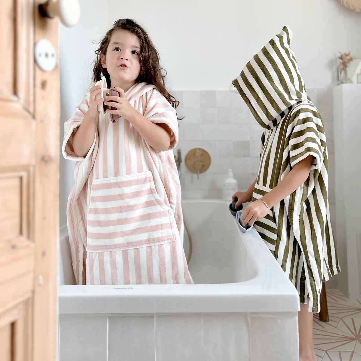 Rose in April - Bath Kids Poncho SUZON